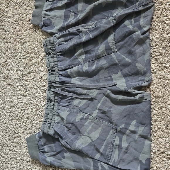 Splendid Camo Cargo Jogger Pants Womens Size Small - Picture 1 of 6